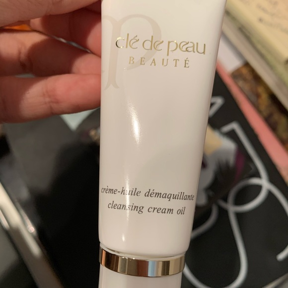 Cle de peau creme cleansing cream oil